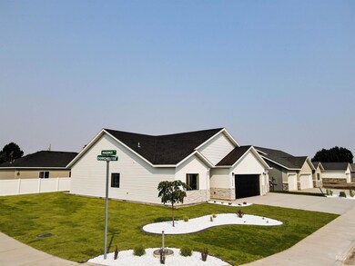 2440 Dorchester Ave, Burley, ID 83318 - photo 2