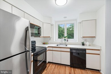 1206 W Abingdon Dr, Alexandria, VA 22314 - photo 5