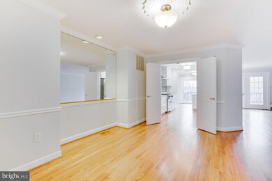 6285 Chaucer View Cir, Alexandria, VA 22304 - photo 4