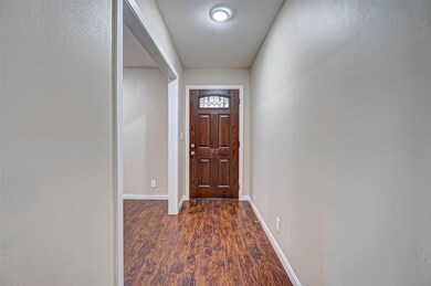 1302 Oak Creek Dr, Richmond, TX 77469 - photo 4