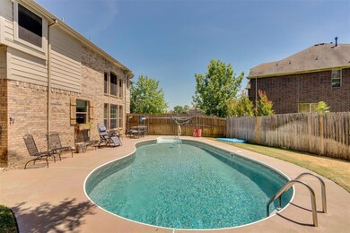 409 Ridgeview Ct, Hurst, TX 76053 - photo 4