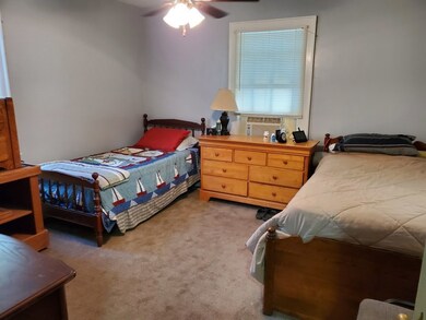 2nd bedroom