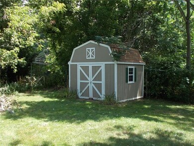 Shed in Back Yard