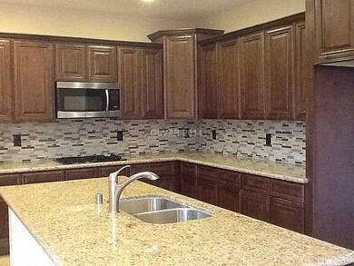 Kitchen. BEAUTIFUL NEW CUSTOM BACKSPASH