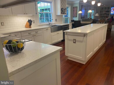 9917 Natick Rd, Burke, VA 22015 - photo 5