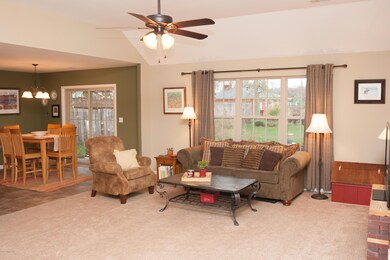 11714 Taylor Rae Dr, Louisville, KY 40229 - photo 4