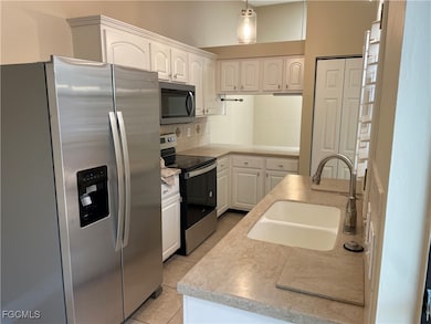 7165 Almendro Terrace unit 3, Fort Myers, FL 33907 - photo 5