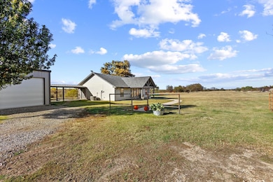 602 N Water St, Savoy, TX 75479 - photo 3