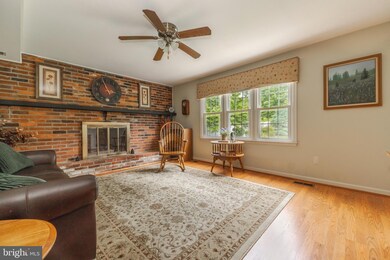 1217 Barnesdale Ct, West Deptford, NJ 08096 - photo 2