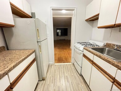 17 Rockledge Rd unit 2B, Hartsdale, NY 10530 - photo 5