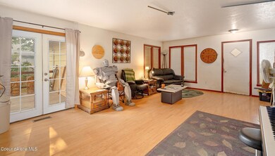 7849 W Pine - Livingroom