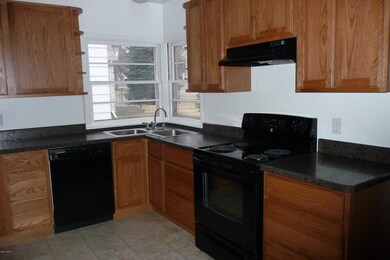 Kitchen v.JPG