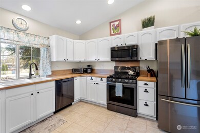 35702 94th Ave S, Mc Kenna, WA 98558 - photo 7