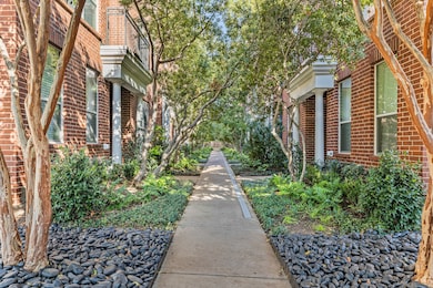 4411 Mckinney Ave unit 27, Dallas, TX 75205 - photo 2