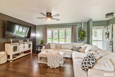 1903 W 36th St, Davenport, IA 52806 - photo 6