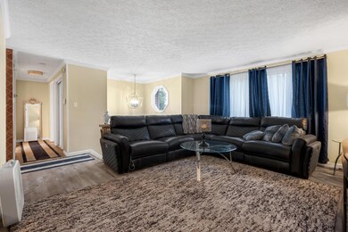 1671_Evinrude_Ave_Columbus_OH_43229_USA-
