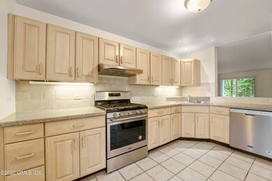 453 E Putnam Ave unit 1J, Cos Cob, CT 06807 - photo 3