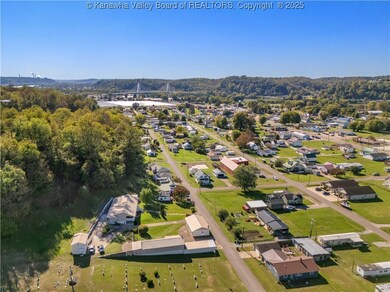 852 4th St, Mason, WV 25260 - photo 4