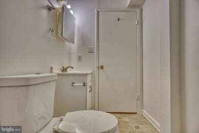 322 N Paca St unit 3, Baltimore, MD 21201 - photo 6