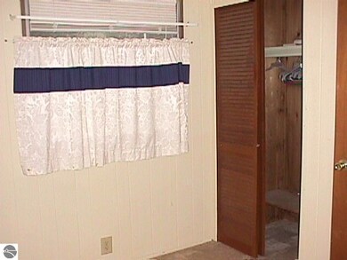 5811 E Vera Ln, Au Gres, MI 48703 - photo 5