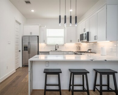 316 Thornton Rd unit N, Houston, TX 77018 - photo 3