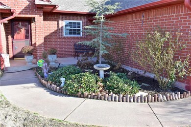 871 Brandie St, Tuttle, OK 73089 - photo 5