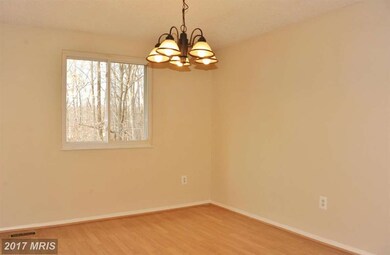 8675 Rising Creek Ct, Springfield, VA 22153 - photo 6