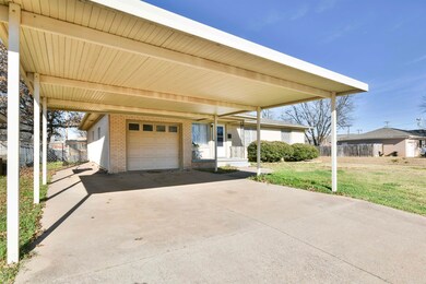 1901 W Chisholm Dr, Duncan, OK 73533 - photo 5