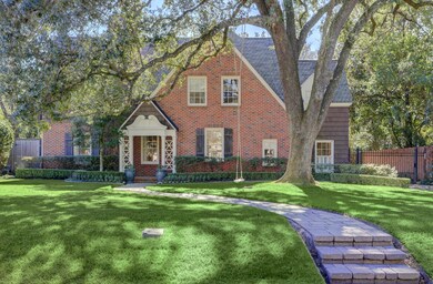 2119 Pine Valley Dr, Houston, TX 77019 - photo 2