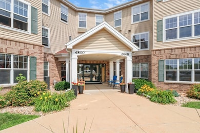 6831 Parkside Cir, Deforest, WI 53532 - photo 2