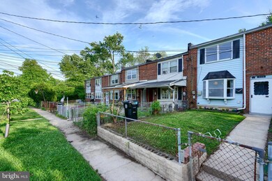 923 Imperial Ct, Halethorpe, MD 21227 - photo 2