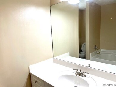 8808 Jamac Ln, Montgomery, AL 36117 - photo 4