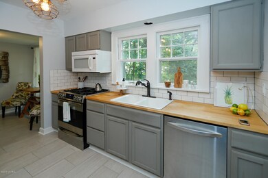 2325 Sycamore Lane-115