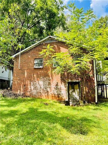 1303 Caldwell St, Statesville, NC 28677 - photo 2