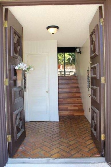 Nice double door entry!