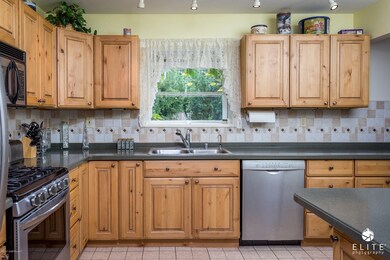 11836WildernessDr(15of30)