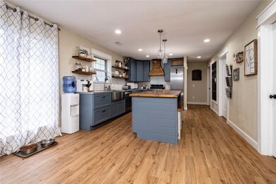 817 NE A St, Bentonville, AR 72712 - photo 6