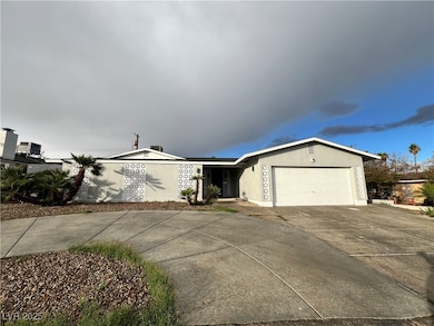 3140 Hebard Dr, Las Vegas, NV 89121 - photo 5