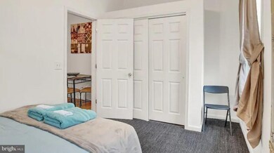 2216 Reed St unit 2ND FLR, Philadelphia, PA 19146 - photo 4