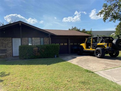 513 Branch Cir W, Fort Worth, TX 76108 - photo 2