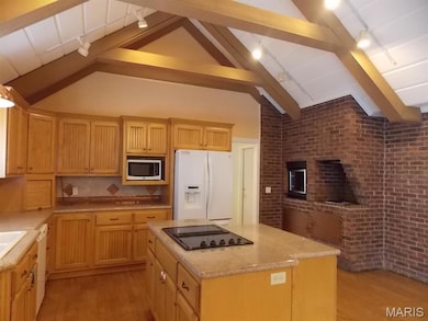 1301 Lurlyn Rd, Poplar Bluff, MO 63901 - photo 2