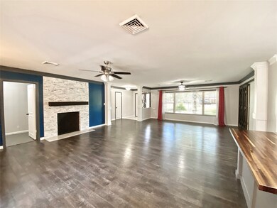 617 6th St, Bay City, TX 77414 - photo 4