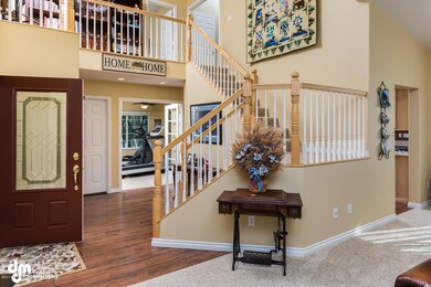 Entryway/Stairs