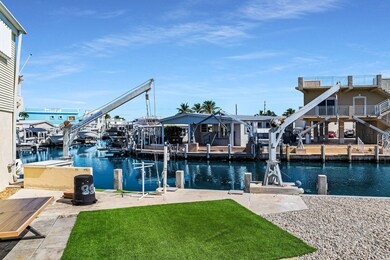 lots, davits