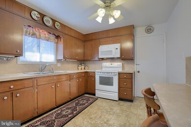 94 Quarry Rd, Leola, PA 17540 - photo 3