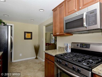 948 Foxridge Ln, Essex, MD 21221 - photo 3