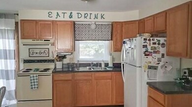 27 Bither St unit 29, Springfield, MA 01118 - photo 5