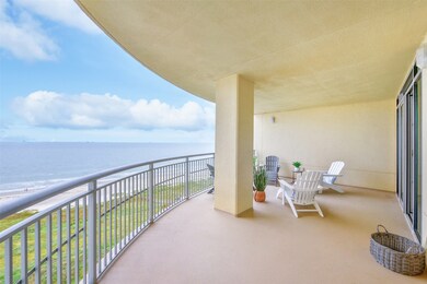Huge beach balcony for watching the ocean and sunr