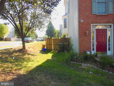 9076 Two Bays Rd, Lorton, VA 22079 - photo 2