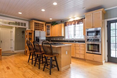6 Spring Creek Ln, Stratham, NH 03885 - photo 2